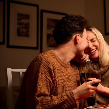 couple-laughing