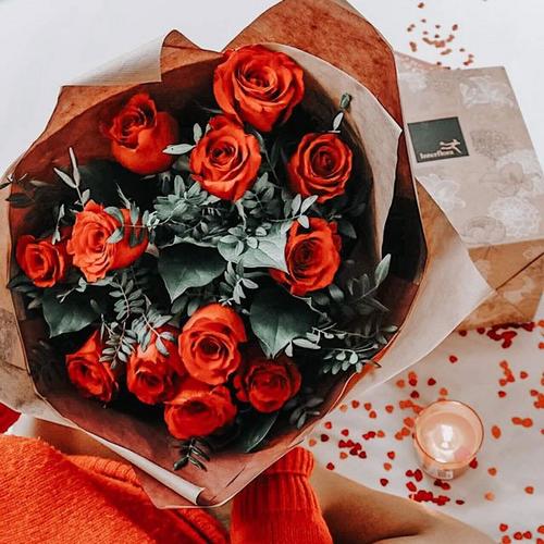 Red-rose-bouquet-interflora